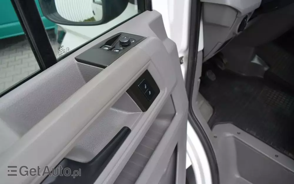 VOLKSWAGEN CRAFTER II 4MOTION 1-KABINA 