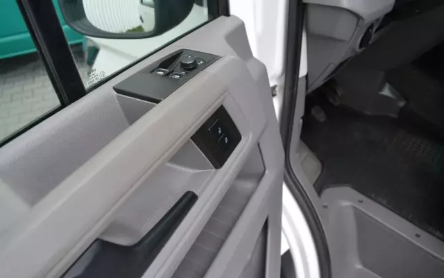 VOLKSWAGEN CRAFTER II 4MOTION 1-KABINA 