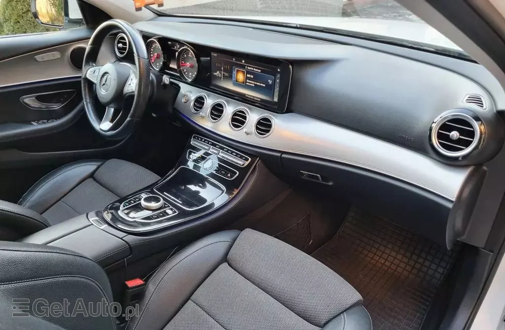 MERCEDES-BENZ Klasa E 