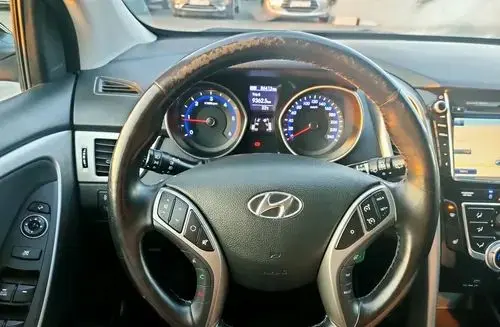 HYUNDAI I30 