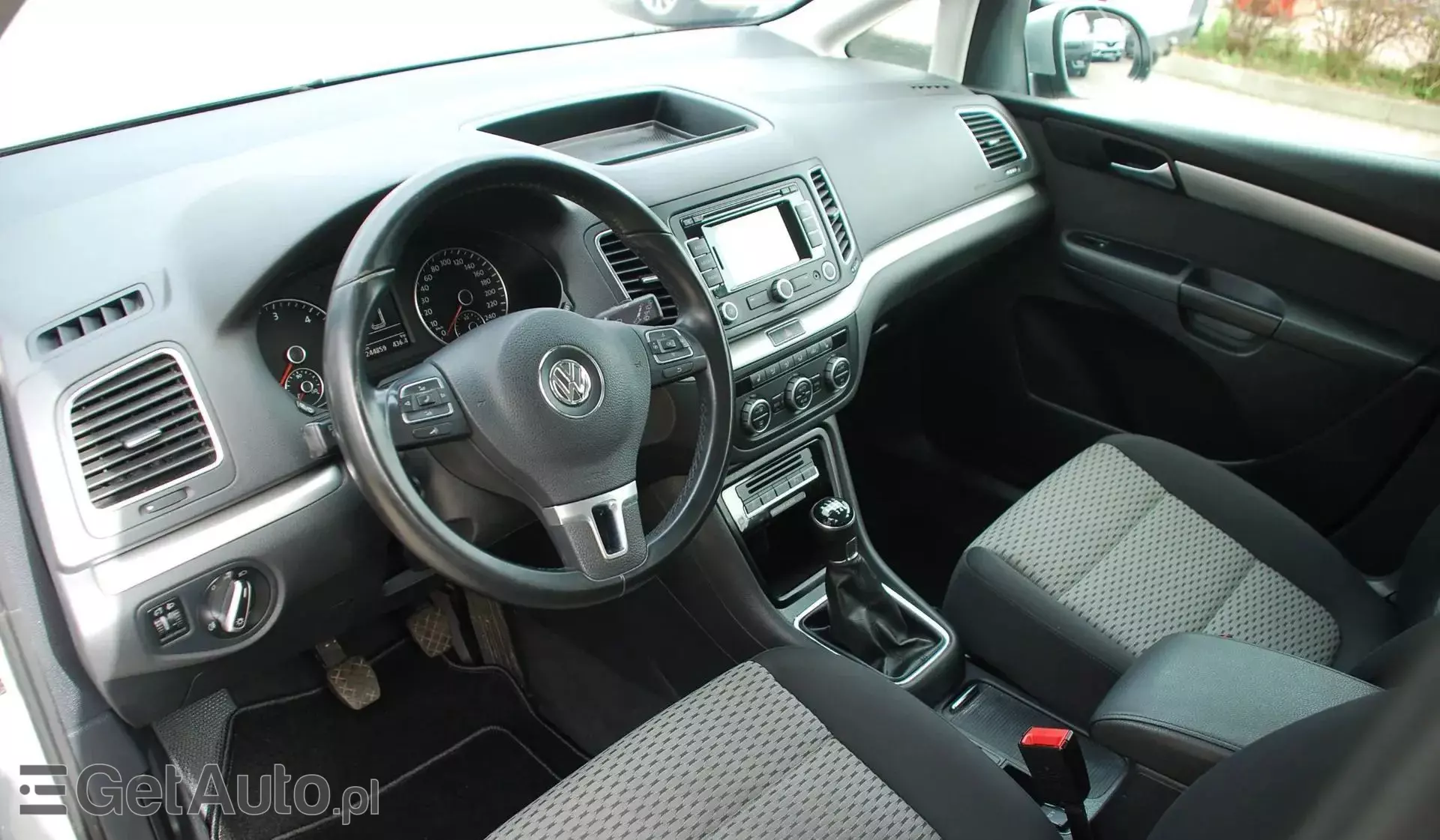 VOLKSWAGEN Sharan 