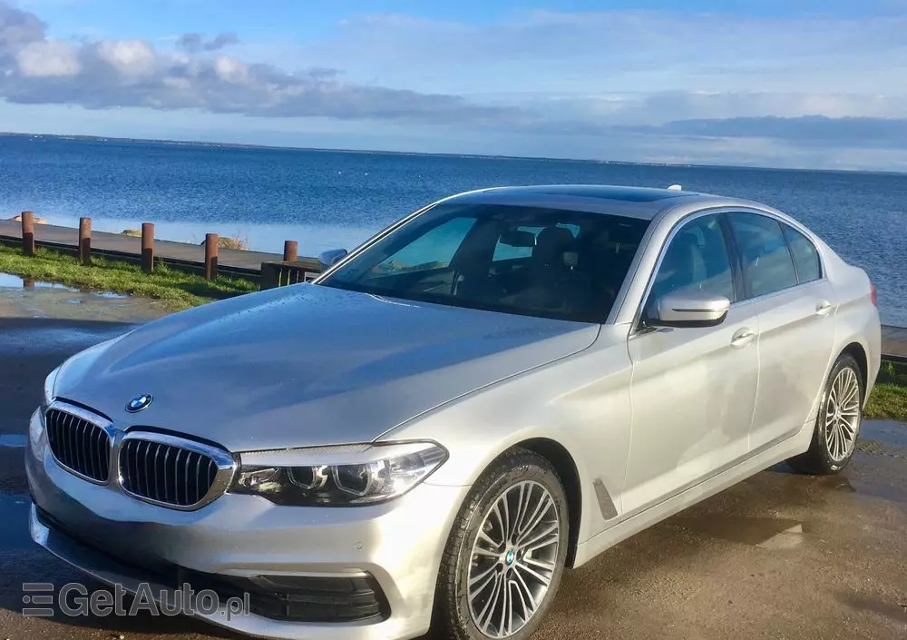 BMW Seria 5 540i GPF xDrive Luxury Line