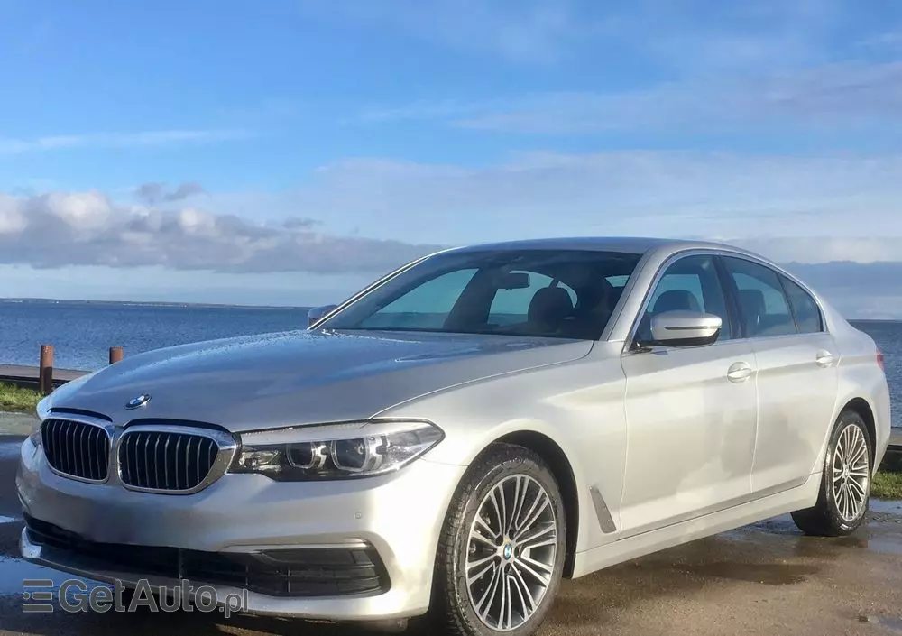 BMW Seria 5 540i GPF xDrive Luxury Line
