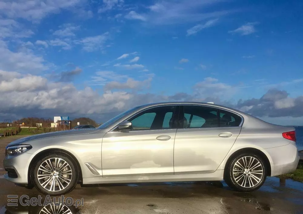 BMW Seria 5 540i GPF xDrive Luxury Line