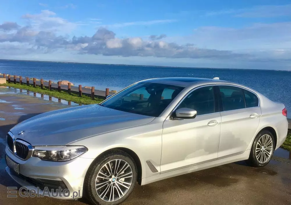 BMW Seria 5 540i GPF xDrive Luxury Line