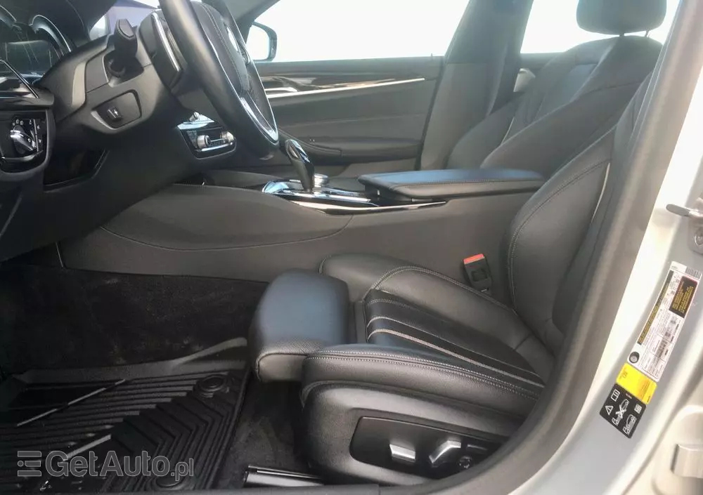 BMW Seria 5 540i GPF xDrive Luxury Line
