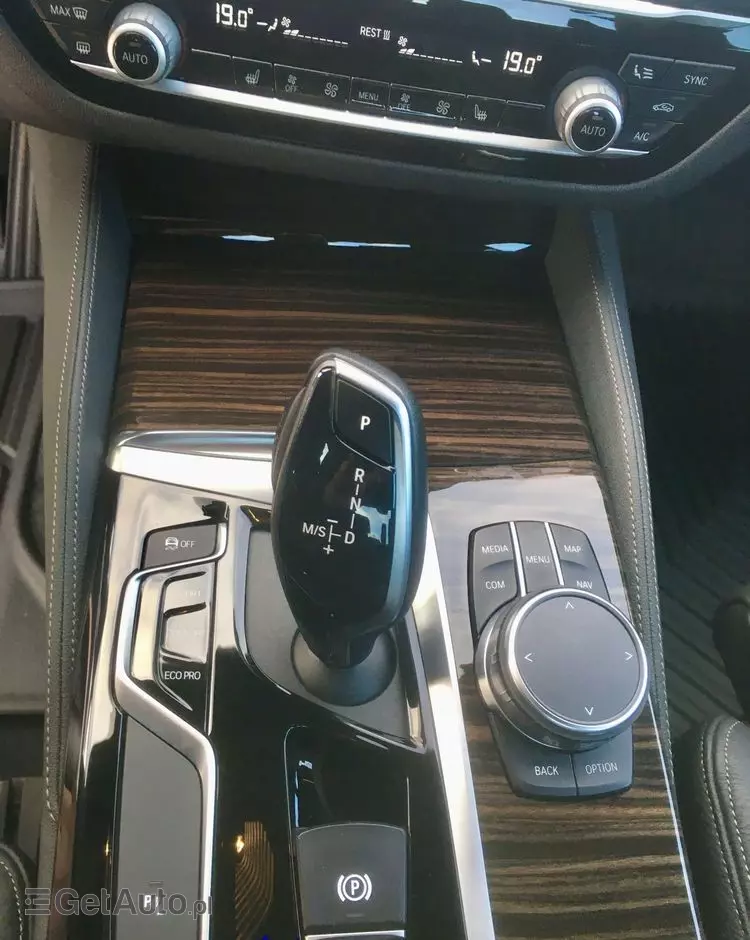 BMW Seria 5 540i GPF xDrive Luxury Line