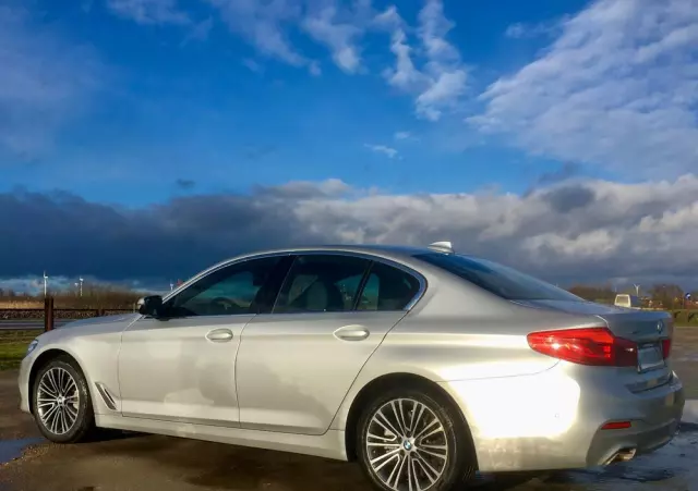 BMW Seria 5 540i GPF xDrive Luxury Line
