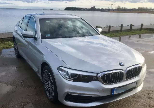BMW Seria 5 540i GPF xDrive Luxury Line