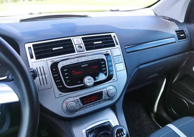 FORD Kuga 2.0 TDCi 4x4 Titanium