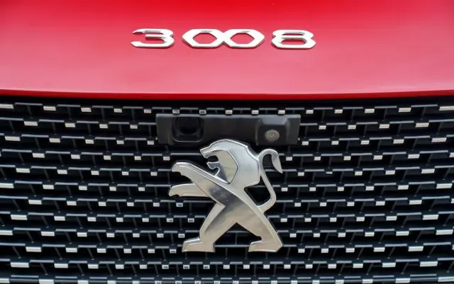 PEUGEOT 3008 