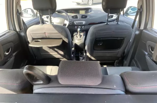 RENAULT Grand Scenic 