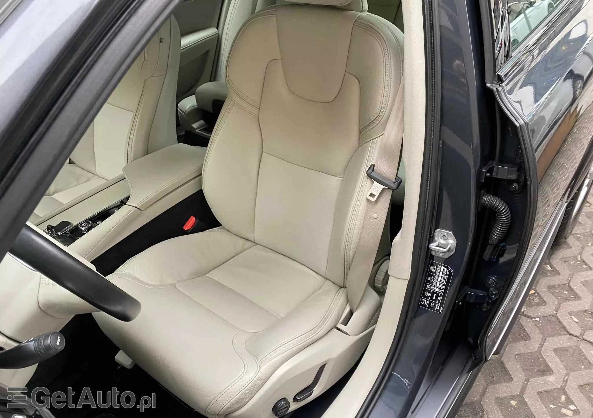 VOLVO V90 T5 GPF Momentum