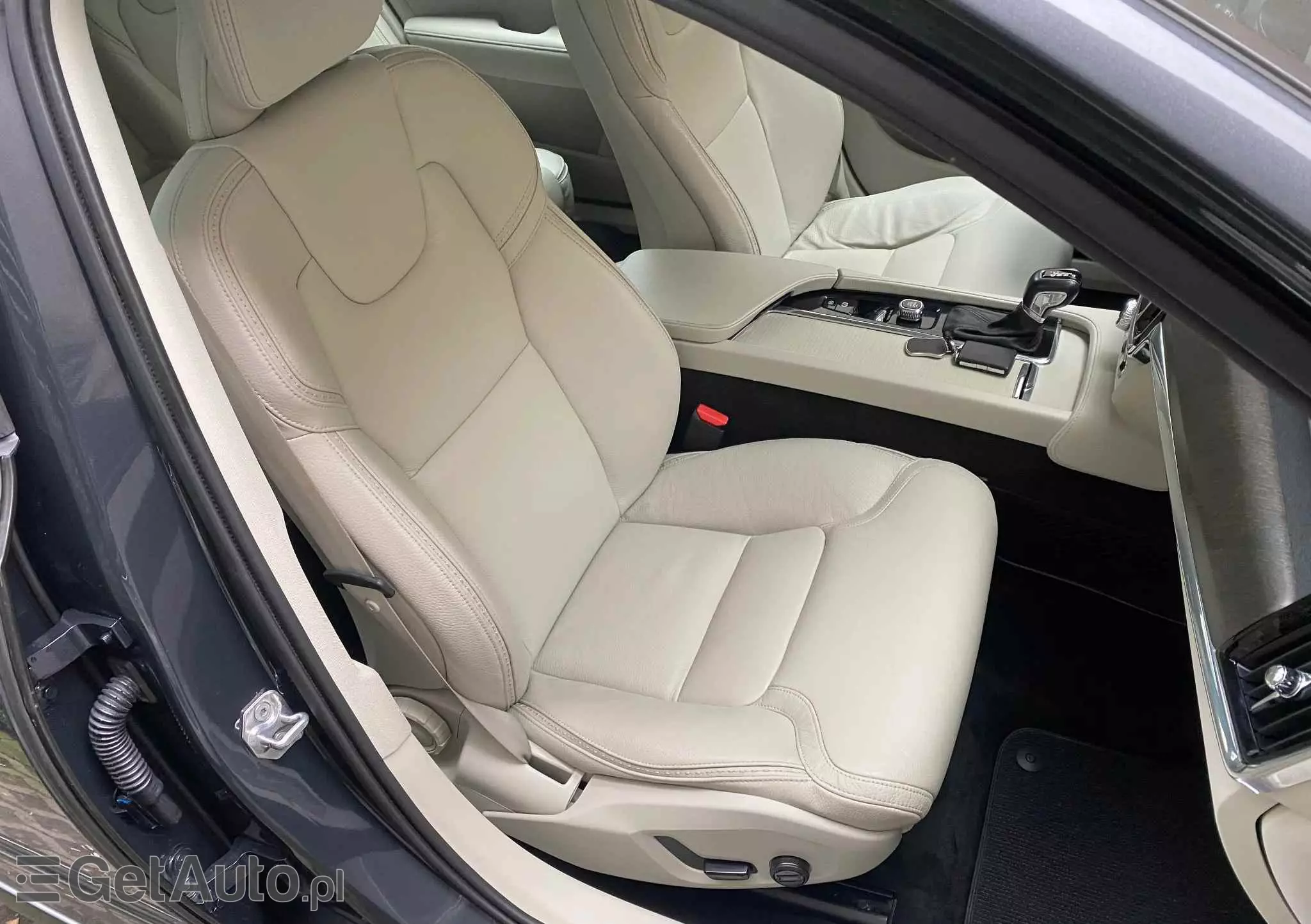 VOLVO V90 T5 GPF Momentum