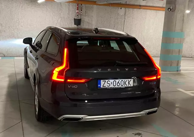 VOLVO V90 T5 GPF Momentum