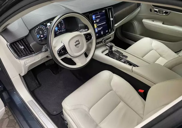VOLVO V90 T5 GPF Momentum