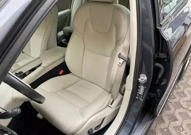 VOLVO V90 T5 GPF Momentum