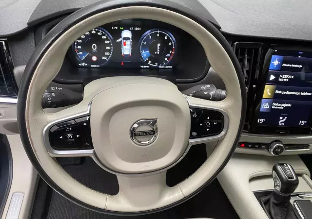 VOLVO V90 T5 GPF Momentum