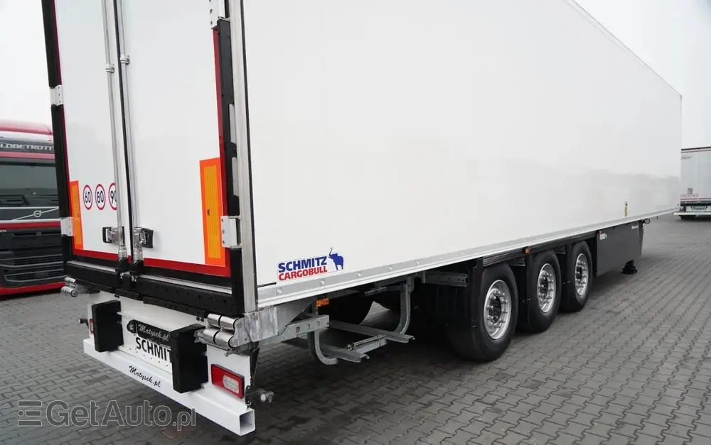 SCHMITZ CARGOBULL CHŁODNIA / AGREGAT SCHMITZ TKM / 2x OŚ PODNOSZONA / KOSZ NA PALETY / 2023 ROK / 