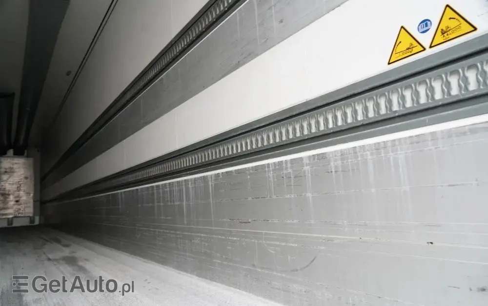 SCHMITZ CARGOBULL CHŁODNIA / AGREGAT SCHMITZ TKM / 2x OŚ PODNOSZONA / KOSZ NA PALETY / 2023 ROK / 