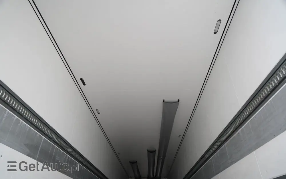 SCHMITZ CARGOBULL CHŁODNIA / AGREGAT SCHMITZ TKM / 2x OŚ PODNOSZONA / KOSZ NA PALETY / 2023 ROK / 