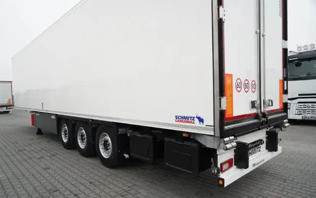 SCHMITZ CARGOBULL CHŁODNIA / AGREGAT SCHMITZ TKM / 2x OŚ PODNOSZONA / KOSZ NA PALETY / 2023 ROK / 