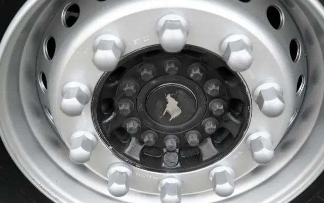 SCHMITZ CARGOBULL CHŁODNIA / AGREGAT SCHMITZ TKM / 2x OŚ PODNOSZONA / KOSZ NA PALETY / 2023 ROK / 