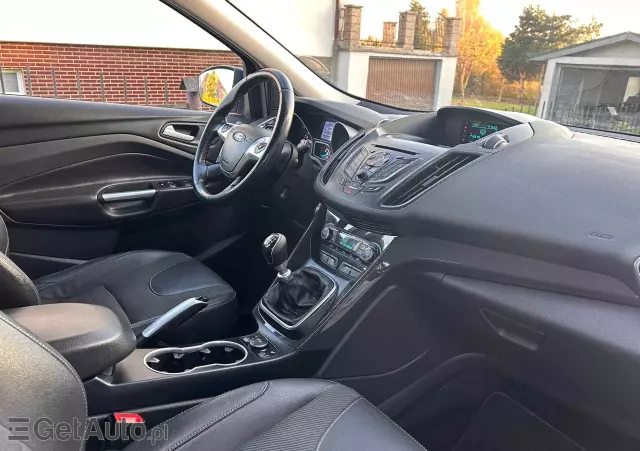 FORD Kuga 1.5 EcoBoost 2x4 Titanium