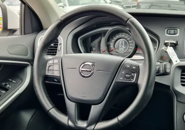 VOLVO V40 D2 Drive-E Kinetic