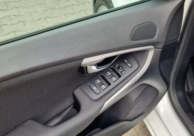 VOLVO V40 D2 Drive-E Kinetic