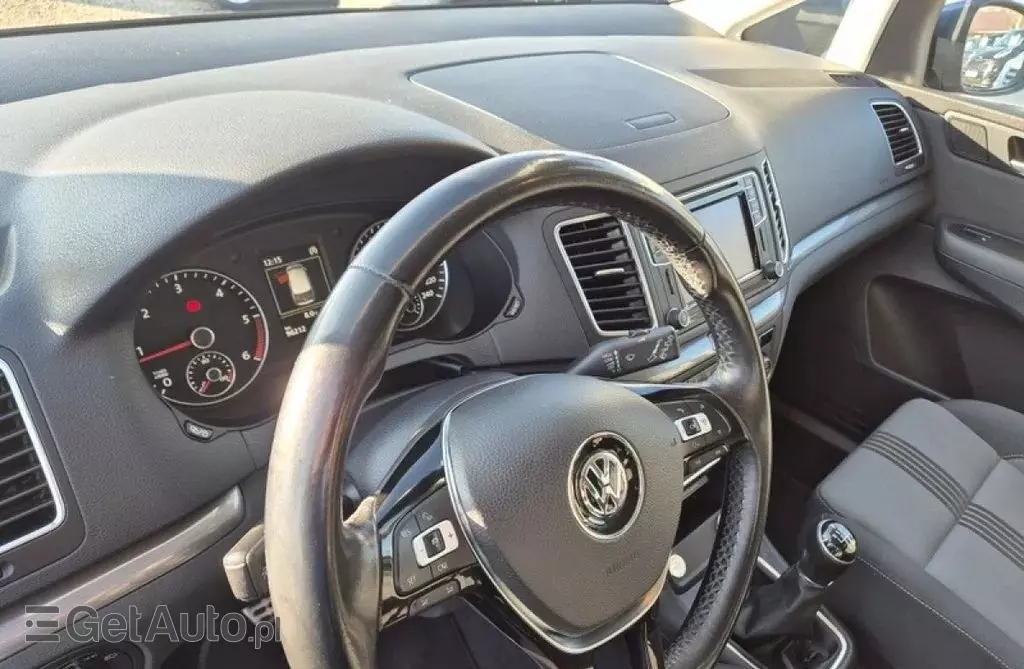 VOLKSWAGEN Sharan 