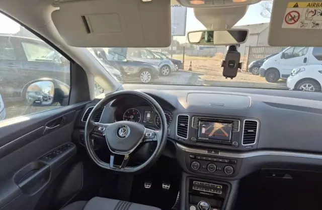 VOLKSWAGEN Sharan 