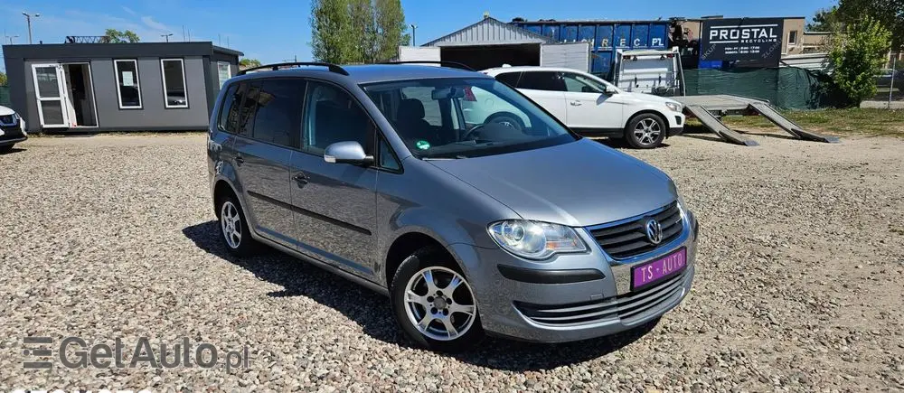 VOLKSWAGEN Touran 