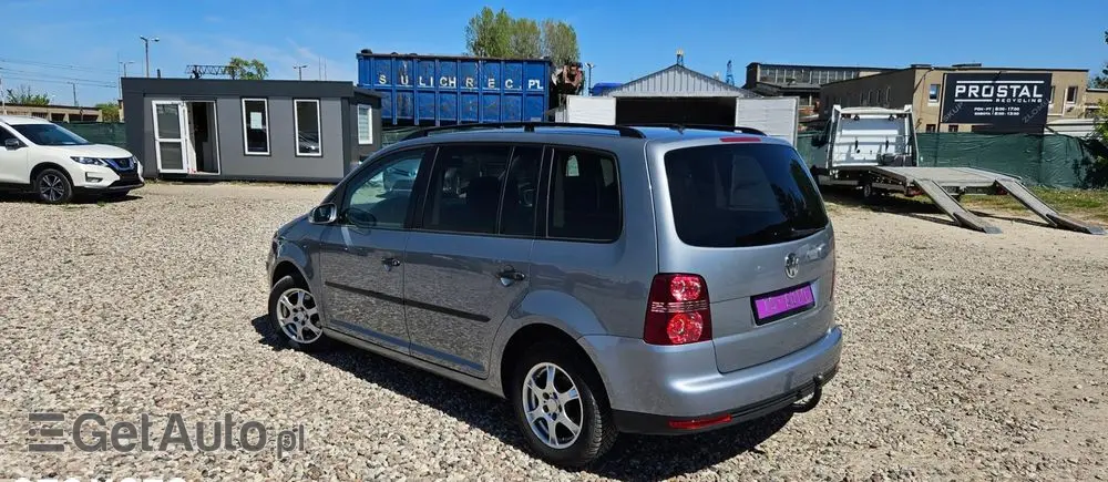 VOLKSWAGEN Touran 