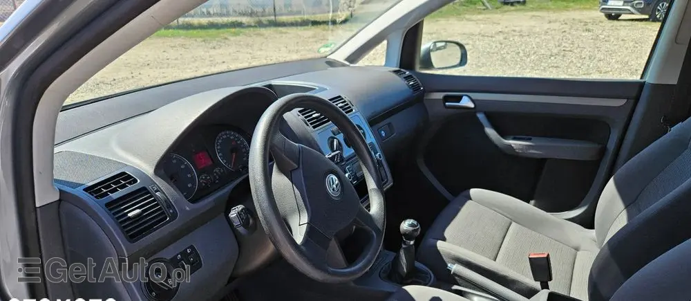 VOLKSWAGEN Touran 