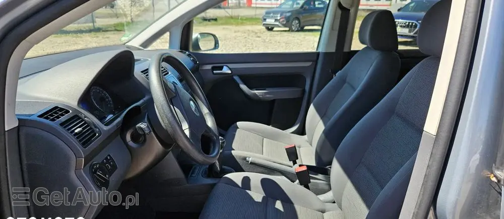 VOLKSWAGEN Touran 