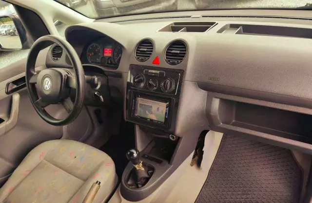 VOLKSWAGEN Caddy 