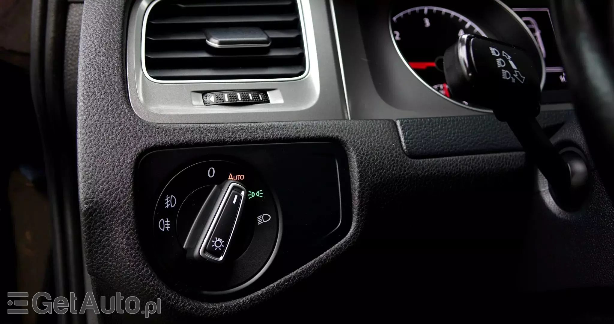 VOLKSWAGEN Golf 1.6 TDI BlueMotion Technology DSG Lounge