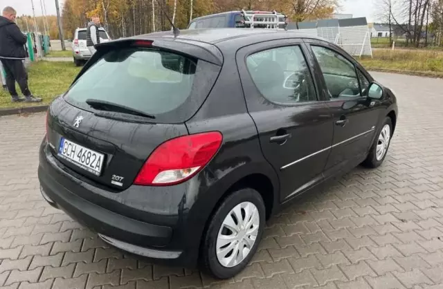 PEUGEOT 207 