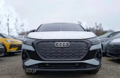 AUDI Q4 