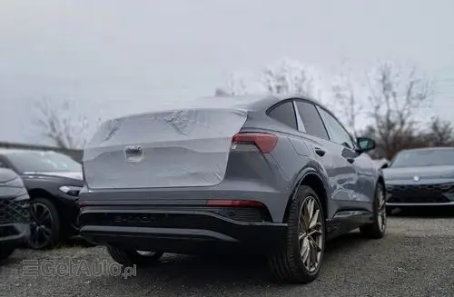 AUDI Q4 