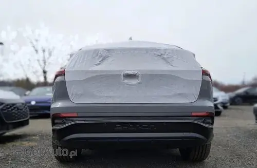 AUDI Q4 