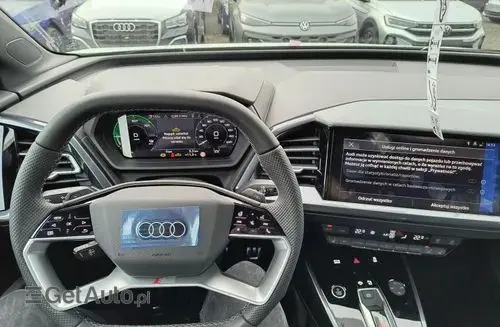 AUDI Q4 