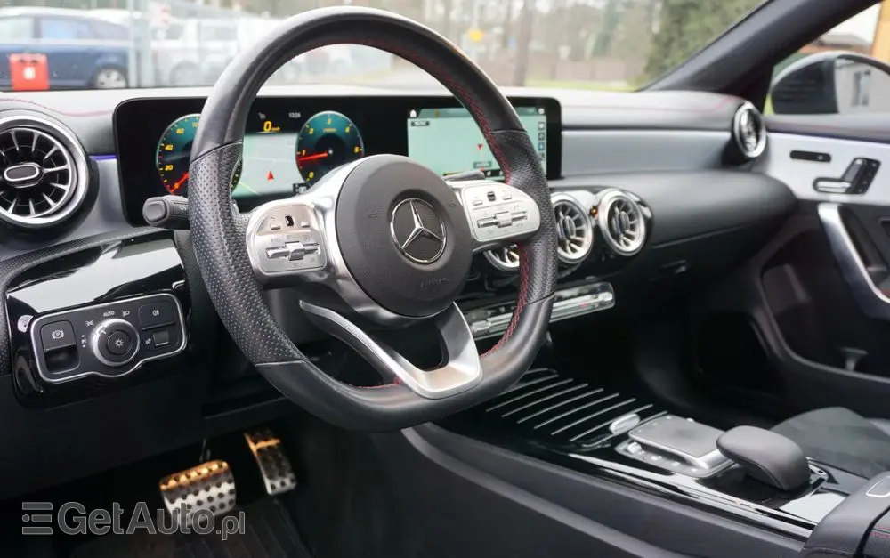 MERCEDES-BENZ CLA 220 d AMG Line 8G-DCT