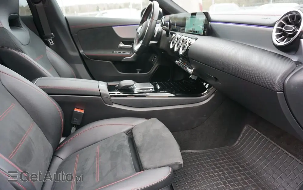 MERCEDES-BENZ CLA 220 d AMG Line 8G-DCT