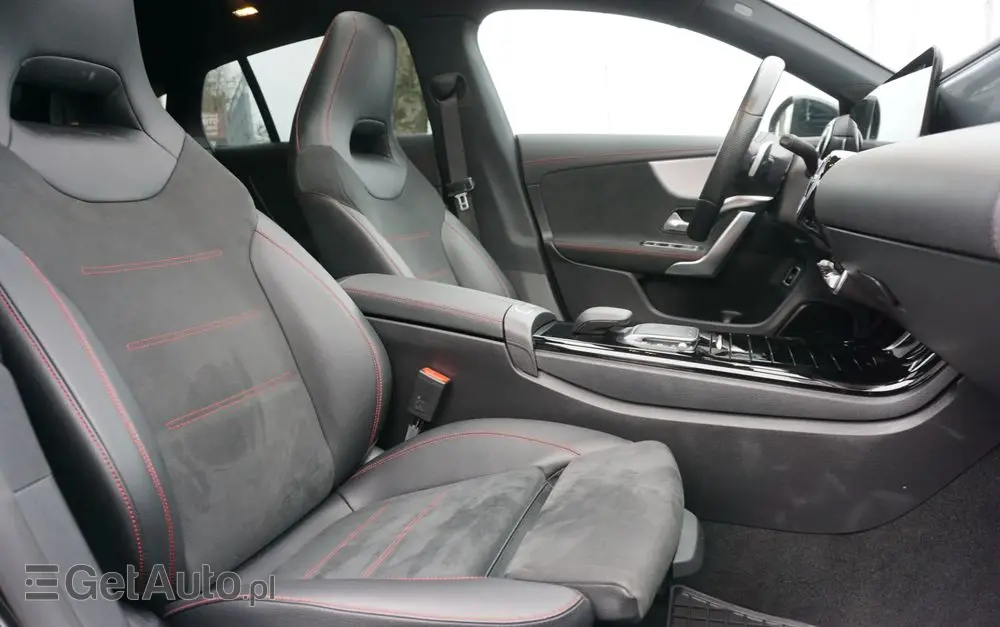 MERCEDES-BENZ CLA 220 d AMG Line 8G-DCT