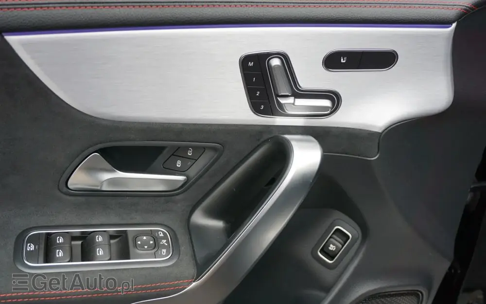 MERCEDES-BENZ CLA 220 d AMG Line 8G-DCT