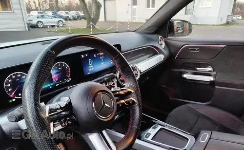 MERCEDES-BENZ GLB 