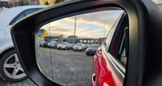 MAZDA 3 SKYACTIV-G 120 Exclusive-Line