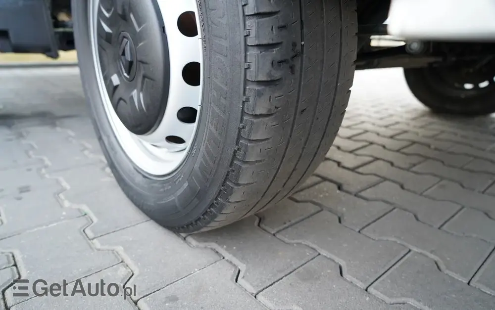 RENAULT MASTER  / KONTENER 4,25 M / WINDA DHOLLANDIA / SPROWADZONY 